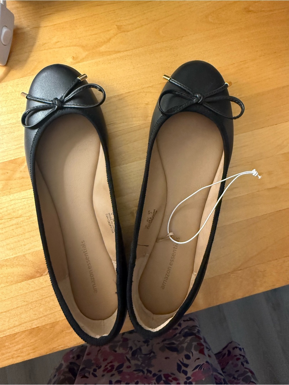 Amazon Essentials Black Bow Ballet Flats